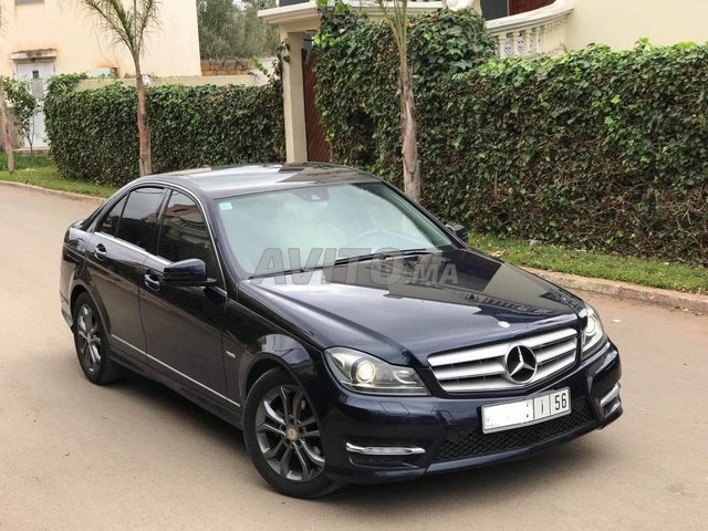 Voiture Mercedes benz 220 2011 à settat Diesel - 9 chevaux