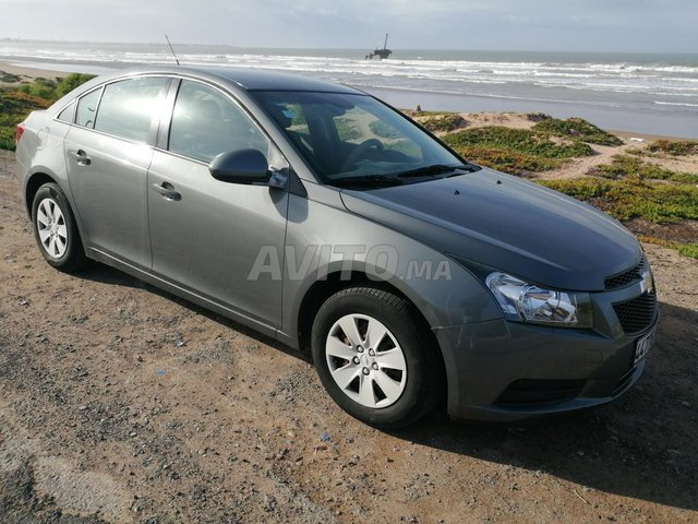 Voiture Chevrolet Cruze 2011 à el-jadida Essence - 10 chevaux