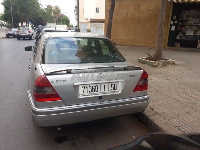 Voiture Mercedes benz R250 1994 à rabat Diesel - 10 chevaux