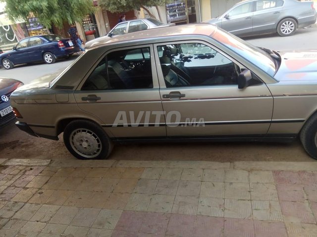 Voiture Mercedes benz R190 1986 à taza Diesel - 8 chevaux