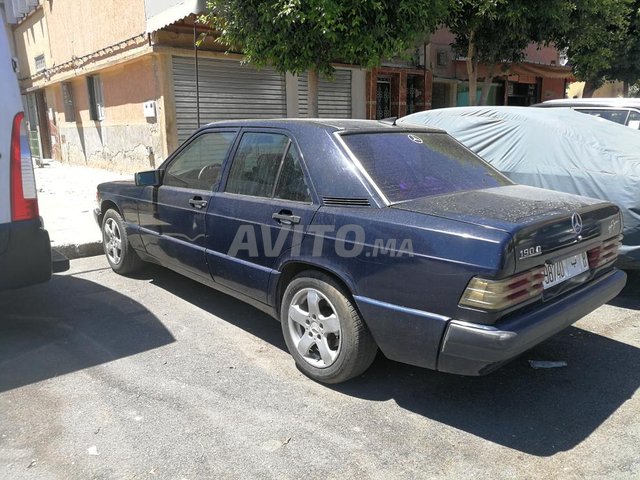 Voiture Mercedes benz R190 1986 à kénitra Diesel - 8 chevaux
