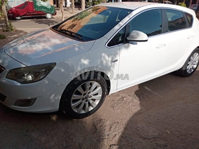 Voiture Opel Astra 2012 à marrakech Diesel - 6 chevaux
