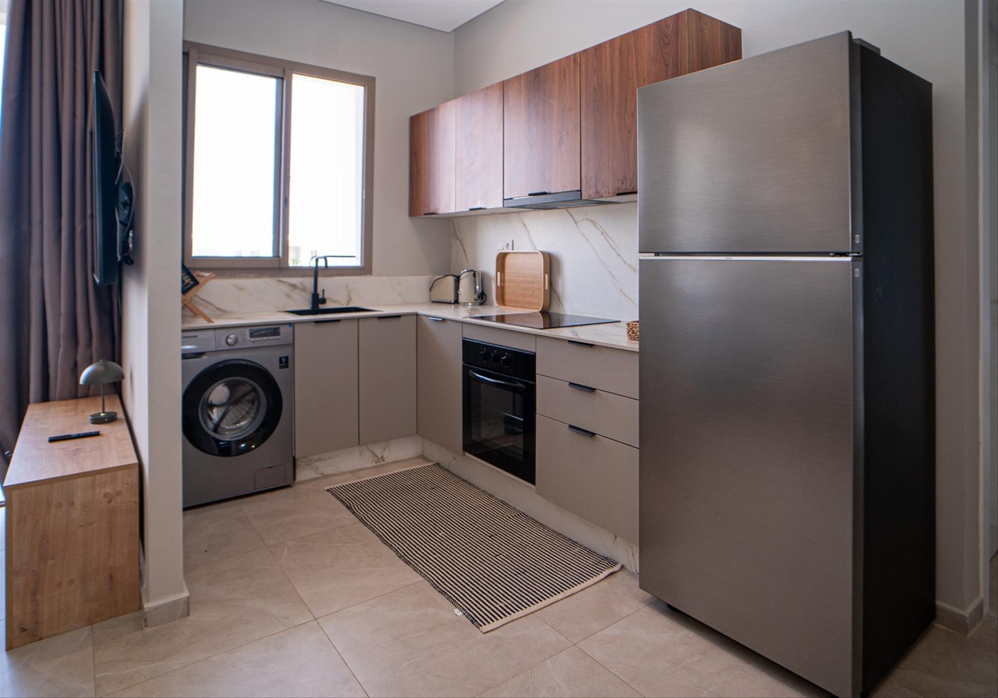 image 6 - Grande.jpeg