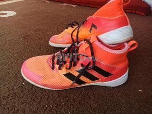 adidas mini foot